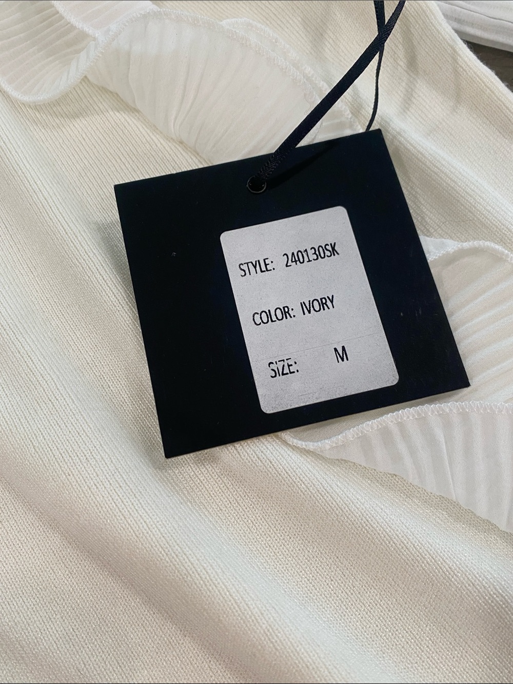 Cliche Ivory Ruffle-Detail Pleated-Sleeve Sweater - Picture 4 of 5